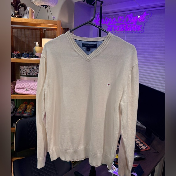 Tommy Hilfiger Other - Tommy Hilfiger Women’s Cream V-Neck Sweater